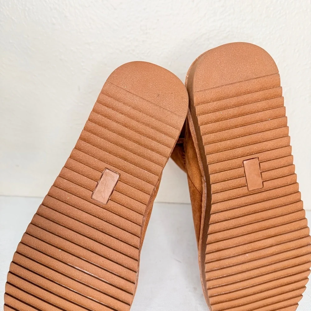 Crown Vintage tan suede camel snow boot